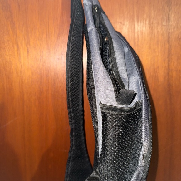 Roots Charcoal Belt Bag for Men - Picture 10 of 11